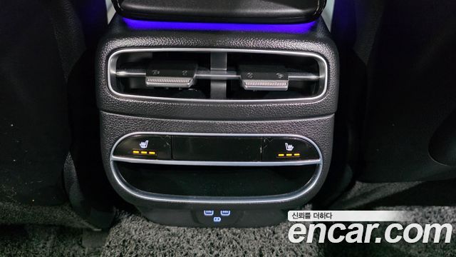 Genesis GV70 2021 — photo 24