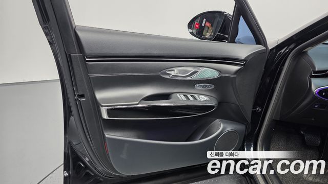 Genesis GV70 2021 — photo 14