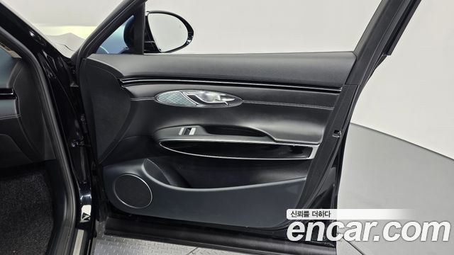 Genesis GV70 2021 — photo 15