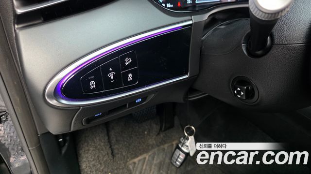 Genesis GV70 2021 — photo 30