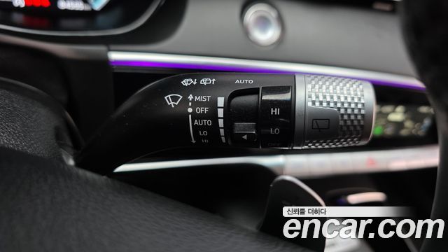Genesis GV70 2021 — photo 32