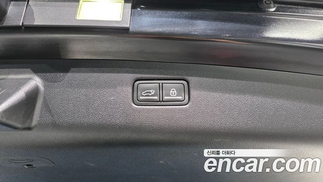 Genesis GV70 2021 — photo 35