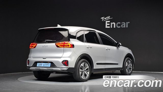 Kia Niro 2023 — photo 2