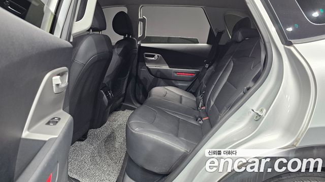 Kia Niro 2023 — photo 17