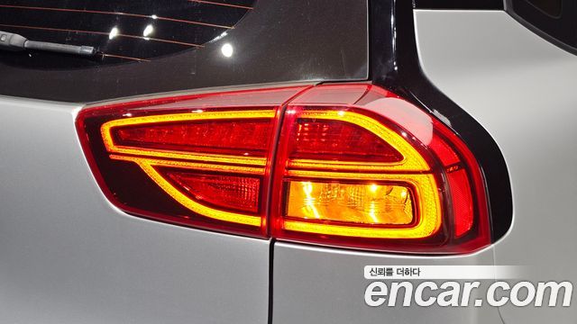 Kia Niro 2023 — photo 9