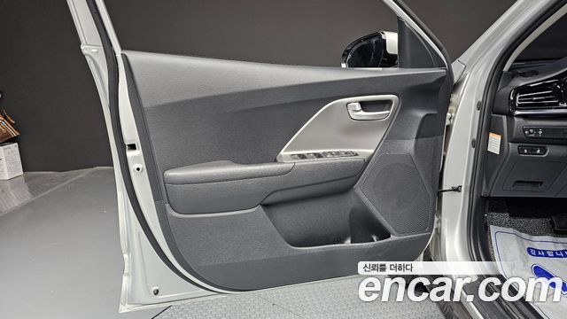 Kia Niro 2023 — photo 14