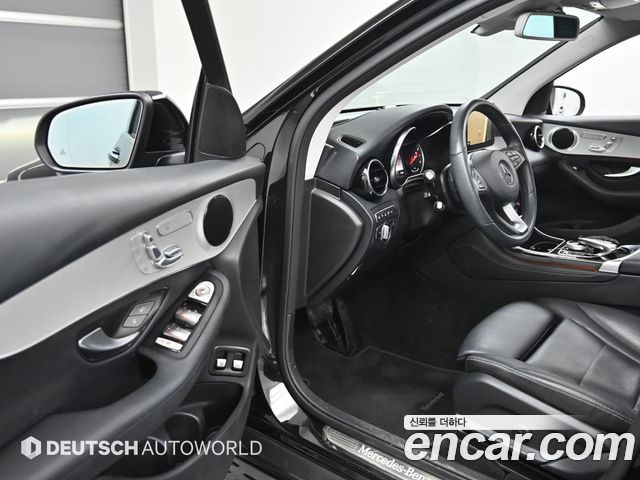 Mercedes-Benz GLC-Class 2019 — photo 11