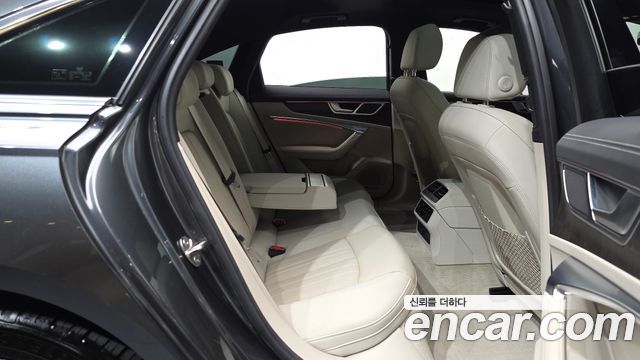 Audi A6 2021 — photo 13