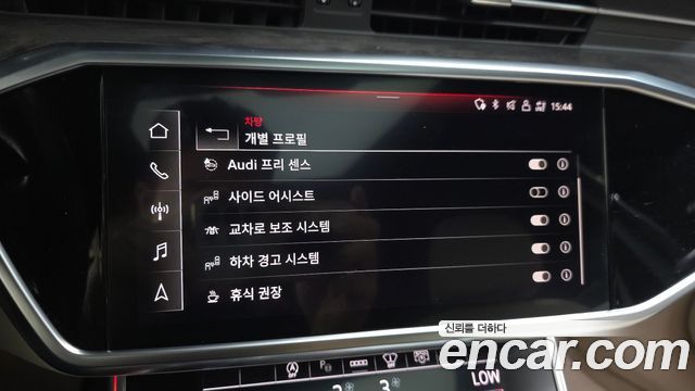 Audi A6 2021 — photo 18