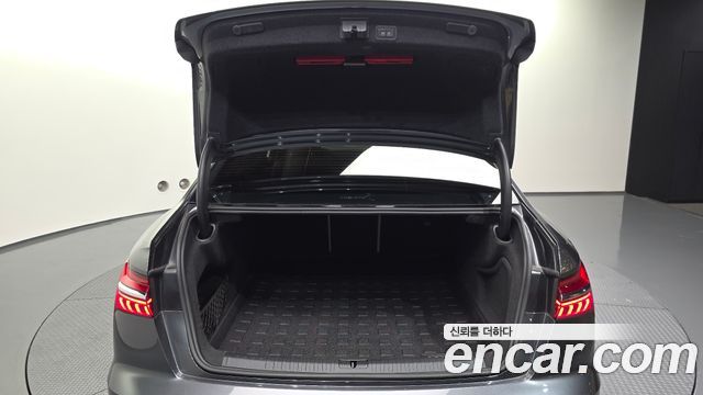 Audi A6 2021 — photo 22