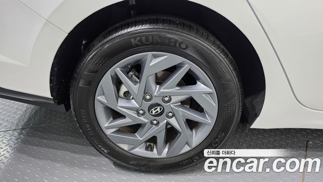 Hyundai AVANTE 2025 — photo 5