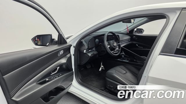 Hyundai AVANTE 2025 — photo 13