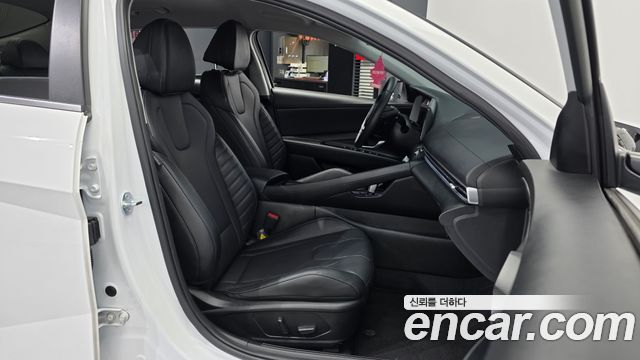 Hyundai AVANTE 2025 — photo 17