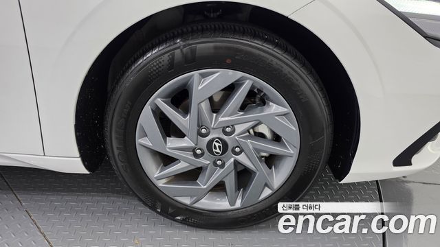 Hyundai AVANTE 2025 — photo 7