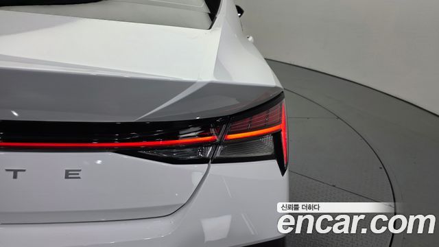 Hyundai AVANTE 2025 — photo 9