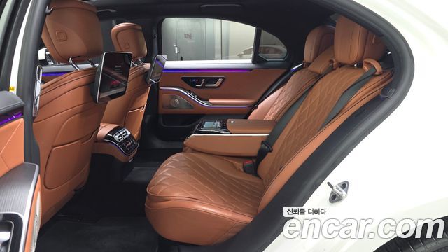 Mercedes-Benz S-Class 2022 — photo 18