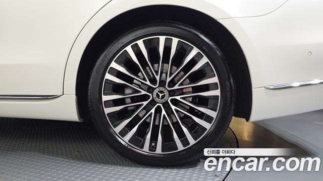 Mercedes-Benz S-Class 2022 — photo 7