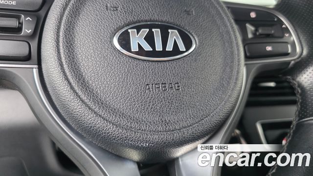 Kia K5 2016 — photo 21
