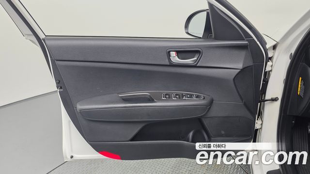 Kia K5 2016 — photo 14