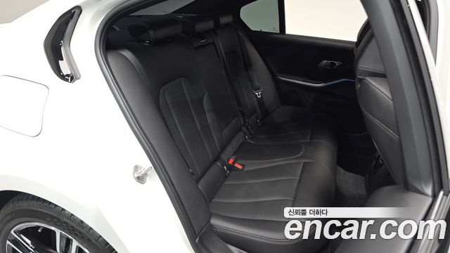 BMW 3-Series 2026 — photo 18