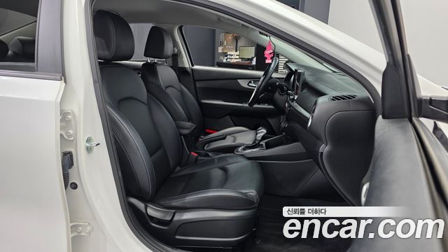 Kia K3 2021 — photo 17