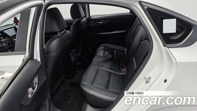 Kia K3 2021 — photo 16