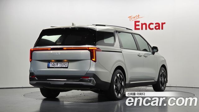 Kia Canival 2025 — photo 2