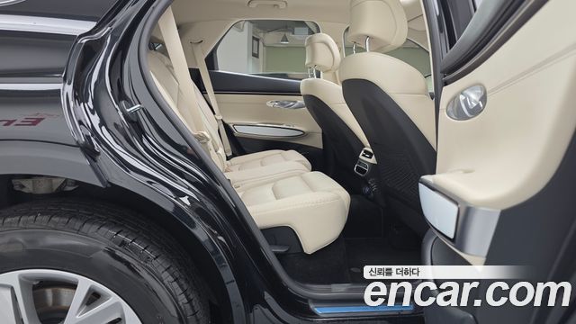 Genesis GV70 2024 — photo 11