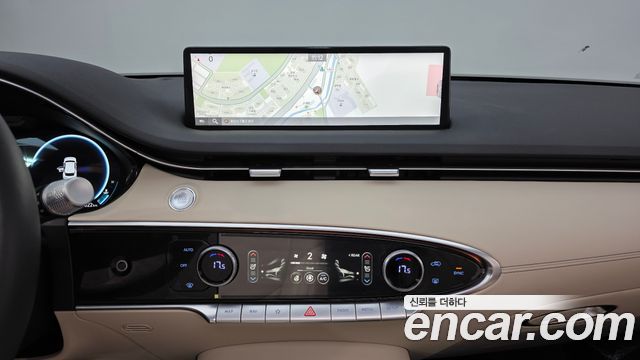 Genesis GV70 2024 — photo 13