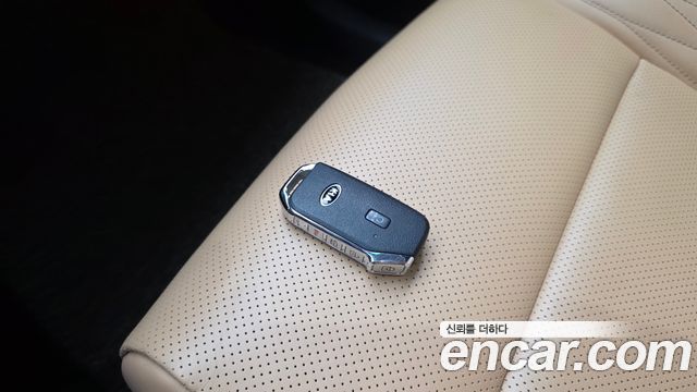 Kia K7 2021 — photo 38