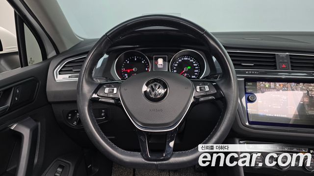 Volkswagen Tiguan 2020 — photo 19