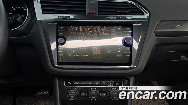 Volkswagen Tiguan 2020 — photo 21