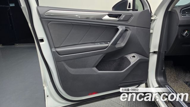 Volkswagen Tiguan 2020 — photo 14
