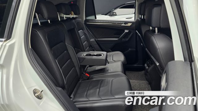 Volkswagen Tiguan 2020 — photo 16