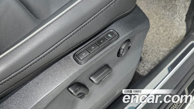 Volkswagen Tiguan 2020 — photo 27