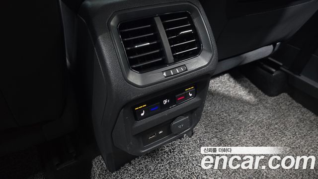 Volkswagen Tiguan 2020 — photo 30