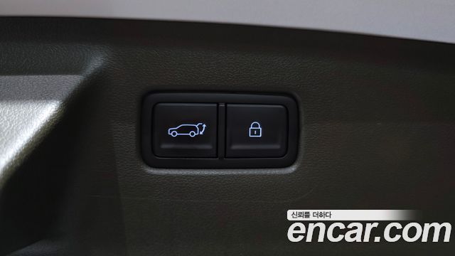 Hyundai Santafe 2025 — photo 32
