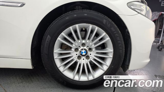 BMW 5-Series 2015 — photo 5