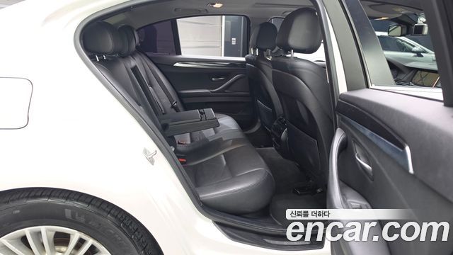 BMW 5-Series 2015 — photo 18