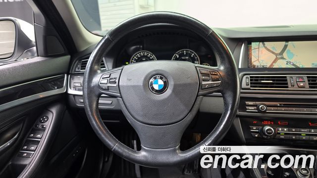 BMW 5-Series 2015 — photo 19