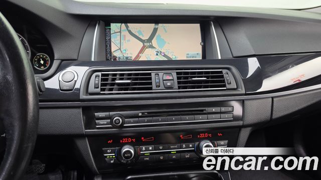 BMW 5-Series 2015 — photo 20