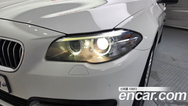 BMW 5-Series 2015 — photo 8