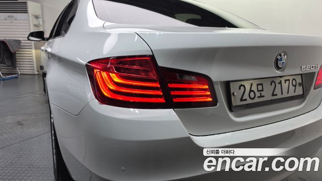 BMW 5-Series 2015 — photo 9