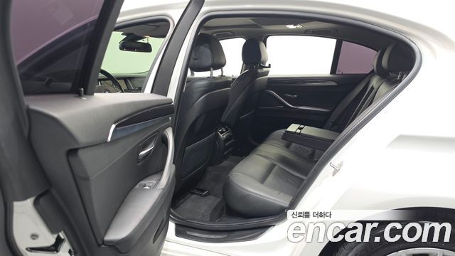 BMW 5-Series 2015 — photo 16