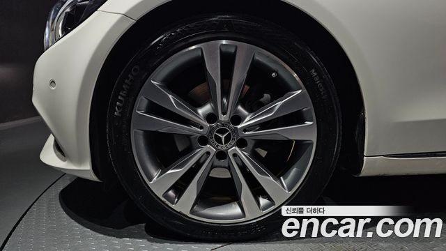 Mercedes-Benz C-Class 2018 — photo 5
