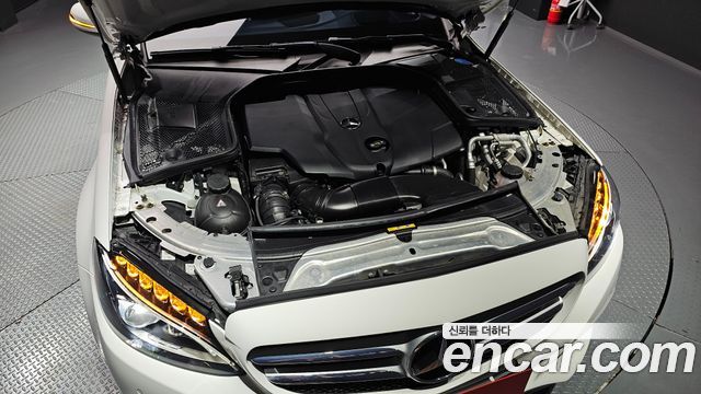 Mercedes-Benz C-Class 2018 — photo 6