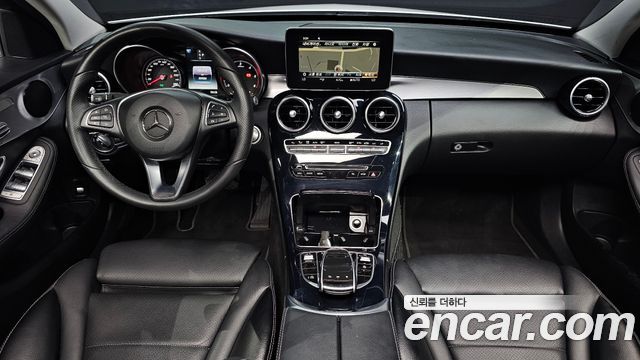 Mercedes-Benz C-Class 2018 — photo 10