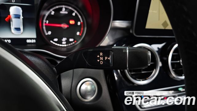Mercedes-Benz C-Class 2018 — photo 12
