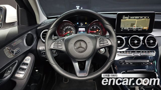 Mercedes-Benz C-Class 2018 — photo 19
