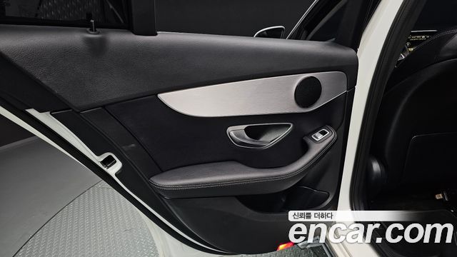 Mercedes-Benz C-Class 2018 — photo 15